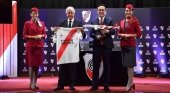 Turkish Airlines, nuevo patrocinador del River Plate| Foto: Rodolfo D'onofrio, presidente del River Plate (izq) y M. İlker Aycı, presidente de la junta directiva de Turkish Airlines