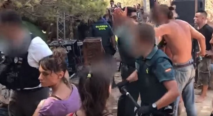 Acusan a la Guardia Civil de desmantelar una fiesta ilegal de Ibiza con porrazos |Foto: NouDiari