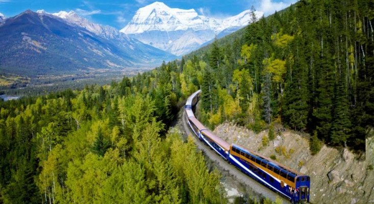 Las cuatro rutas para visitar en tren las entrañas de las Montañas Rocosas de Canadá | Foto: Ruta Journey through the Clouds- rockymountaineer.com