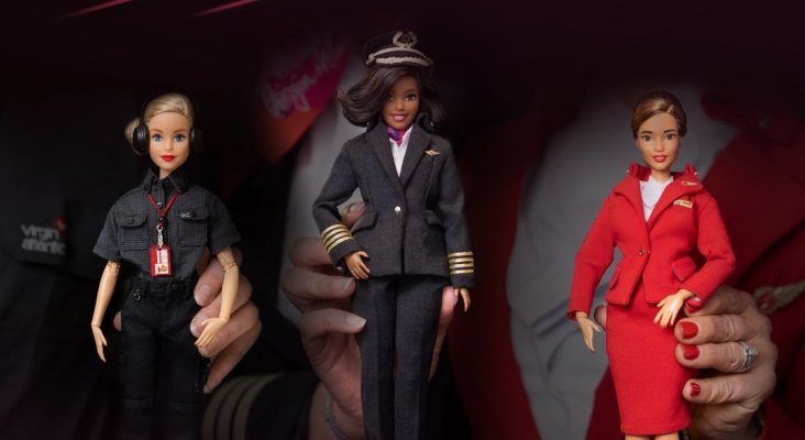 Virgin Atlantic convierte a sus pilotos, tripulantes e ingenieros en ‘Barbies’|Foto: Travel Mole