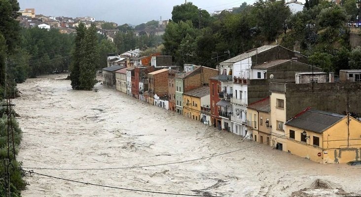 Reino Unido alerta a los turistas sobre las lluvias torrenciales en España | Foto: Efectos de la DANA en Valencia- El Confidencial