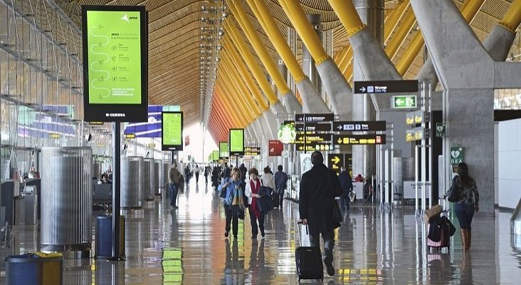 El tráfico en los aeropuertos españoles aumentó un 4% en agosto | Foto: Aeropuerto Adolfo Suárez Madrid-Barajas- Pop9000 (CC BY-SA 4.0)