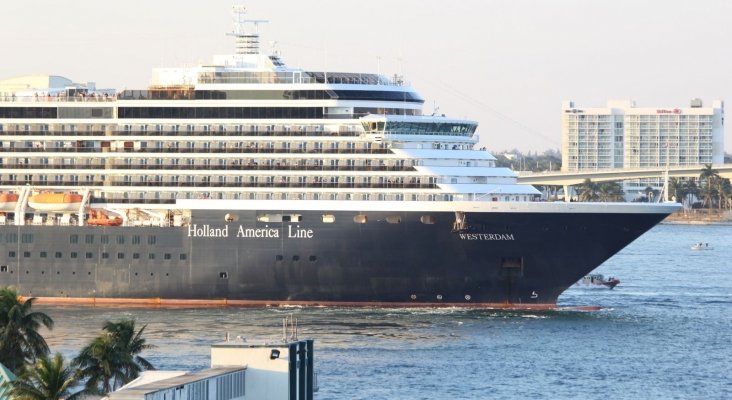 Holland America, multada por contaminar un Parque Nacional