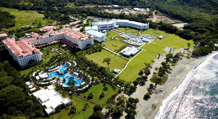 Dos hoteles RIU reciben el premio Crystal Apple otorgado por Apple Vacations |Foto: Riu Palace Costa Rica