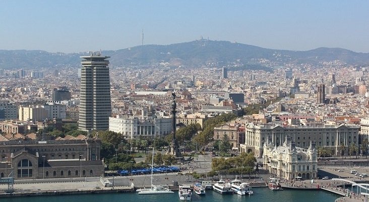 Barcelona quiere incrementar la tasa turística hasta cuatro euros más