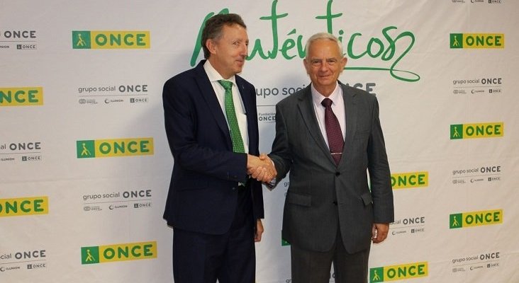 La Asociación de Hoteles de Sevilla se alía con la ONCE para promover la accesibilidad| Foto: Cristóbal Martínez, delegado territorial de la ONCE en Andalucía, y Manuel Cornax, Asociación de Hoteles de Sevilla y Provincia