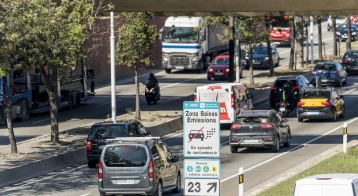 El Área Metropolitana de Barcelona aprueba un peaje para coches contaminantes | Foto: Ayuntamiento de Barcelona vía La Vanguardia