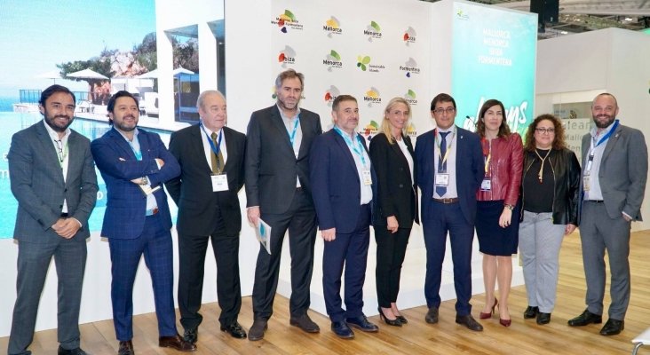 Delegación de la FEHM presente en la feria británica