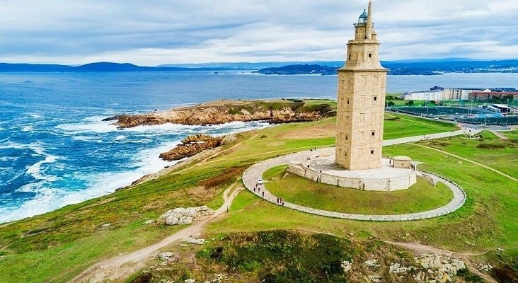 Galicia bate su récord turístico con más de 4 millones de viajeros| Foto: Torre de Hércules, A Coruña (Galicia)