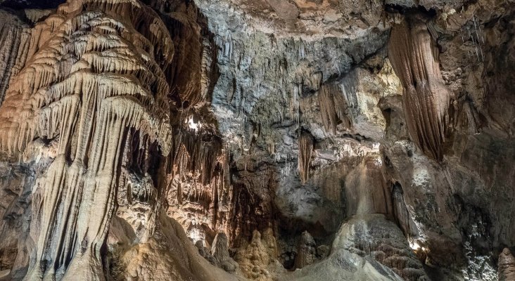 Cueva Valporquero - León - España