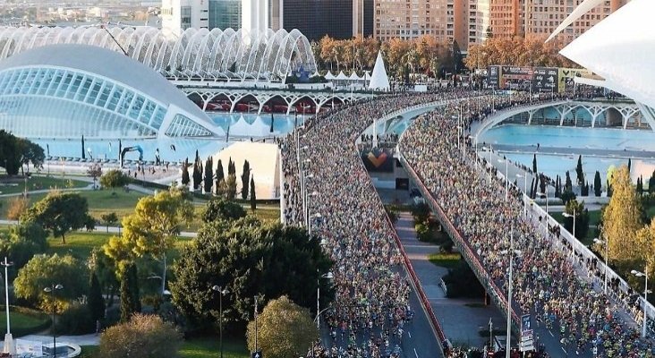 Cómo visitar la C. Valenciana corriendo una maratón | Foto: Maratón Valencia 2018 vía rtve