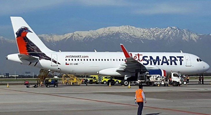 JetSmart Airbus A320 232(WL) CC AWC at Santiago Airport.