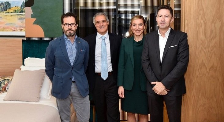 Barceló lanza la primera plataforma digital para la gestión íntegra de reformas hoteleras | Foto: Raúl González, CEO de EMEA de Barceló (2º por la izq.), y Félix Vicente, presidente de McCann Worldgroup Spain