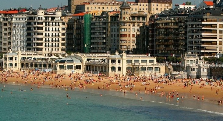 El Gobierno del País Vasco rechaza la aplicación de la tasa turística | Foto: San Sebastián, Guipúzcoa