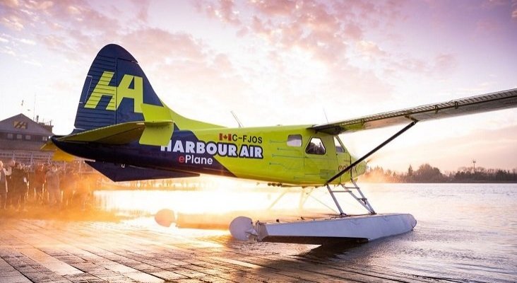 El primer avión comercial eléctrico supera con éxito su vuelo de prueba | Foto: Harbour Air Seaplanes vía Twitter