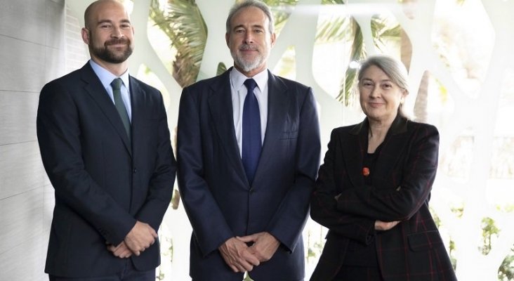 Carmen y Luis Riu, CEOs de RIU Hotels & Resorts, con Joan Trian, miembro del Consejo. Carmen y Luis Riu, CEOs de RIU Hotels & Resorts, con Joan Trian, miembro del Consejo.