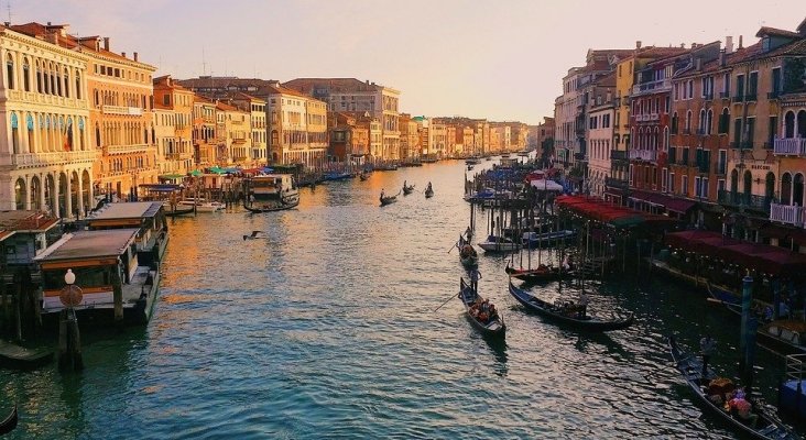 Hoteleros: “Venecia está obstruida por los turistas que no pernoctan”