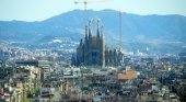 La Sagrada Familia felicita la Navidad en 6 idiomas, pero no en español