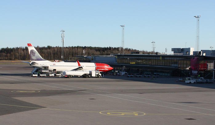 Las protestas de los turistas noruegos salvan tres rutas hacia España |Foto: Aeropuerto de Torp