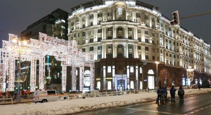 Moscú llena de nieve falsa los principales enclaves turísticos|Foto: BBC