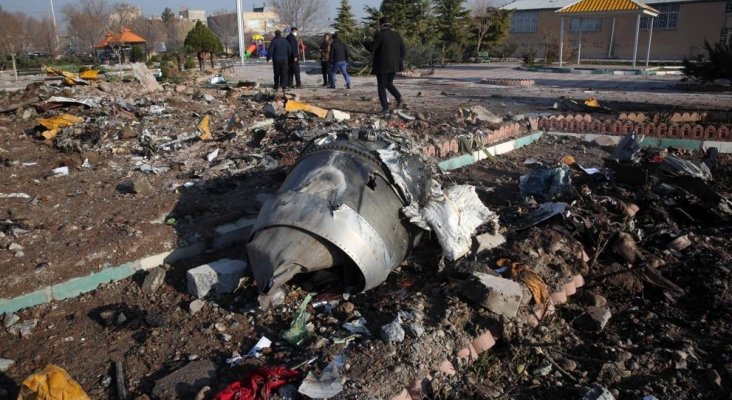 Mueren 176 pasajeros en accidente de avión Boeing 737 en Irán