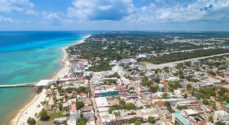 800px Aerial of Playa del Carmen, Mexico (28708057347)