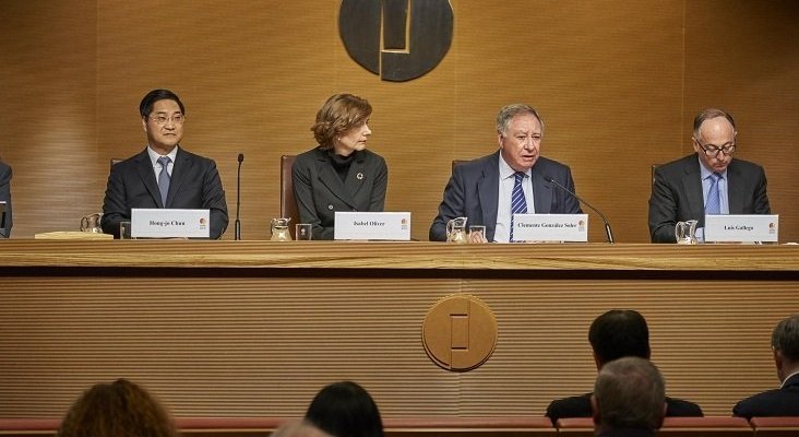 FITUR celebra su 40ª edición con más expositores y espacio | (De izq. a dch.): Hong-jo Chun, embajador de la República de Corea en España; Isabel Oliver, secretaria de estado de Turismo; Clemente González(IFEMA); Luis Gallego (FITUR) FITUR celebra su 40ª edición con más expositores y espacio | (De izq. a dch.): Hong-jo Chun, embajador de la República de Corea en España; Isabel Oliver, secretaria de estado de Turismo; Clemente González(IFEMA); Luis Gallego (FITUR)
