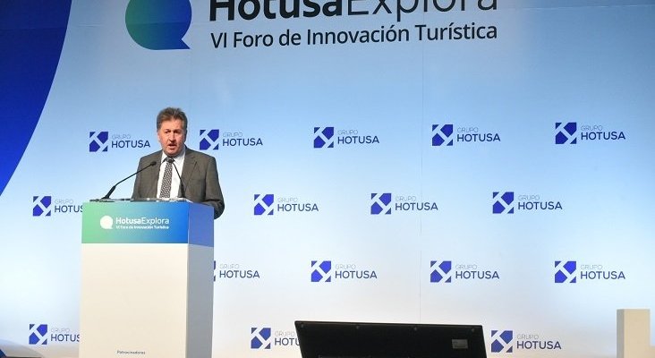 Presidente de Gurpo Hotusa, Amancio López, durante su discurso