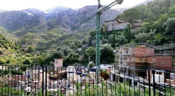 Una localidad de Mallorca tiene más plazas de alquiler turístico que vecinos | Foto: Deià, Mallorca vía Terraferida