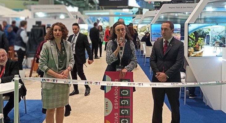 Israel busca diferenciarse en FITUR con sus más de 500 parques naturales | Foto: De izq. a dch.: Efrat Meir-Groman, directora de Marketing en Europa; Dolores Pérez, directora de la oficina de Turismo de Israel en España; Assaf Moran, ministro consejero de