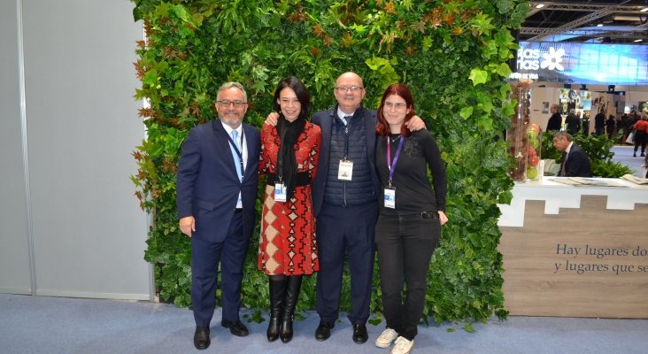 Ignacio Moll, editor de Tourinews, Ruth González, directora comercial, Juan González, gerente, y Amor Alonso, jefa de redacción