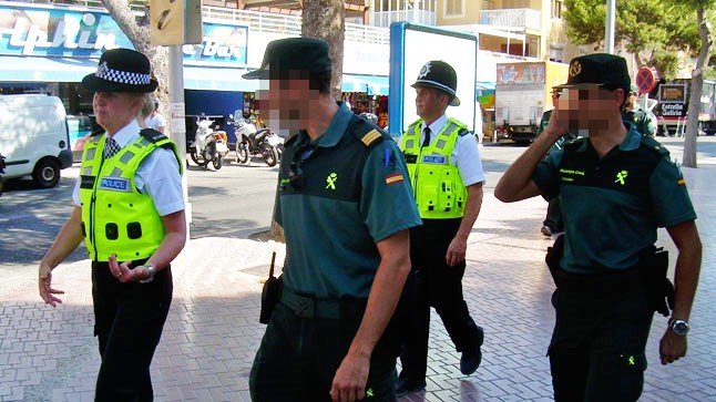 Los ‘bobbies’ británicos patrullarán las calles de Benidorm, Alicante, este verano