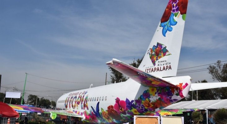 Reconvierten viejo avión en biblioteca