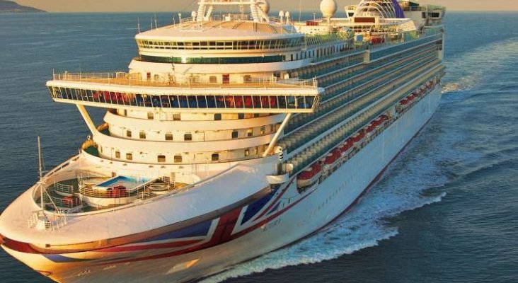 Los hoteles de Ferrol (A Coruña) llenan gracias a las reparaciones del MS Azura|P&O Cruises