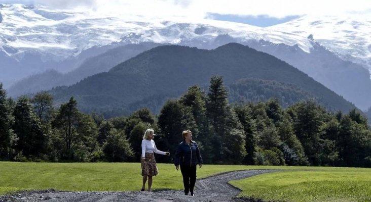 Kris Tompkins y Michelle Bachelet | Chile recibe la mayor donación de tierras de la historia de la humanidad