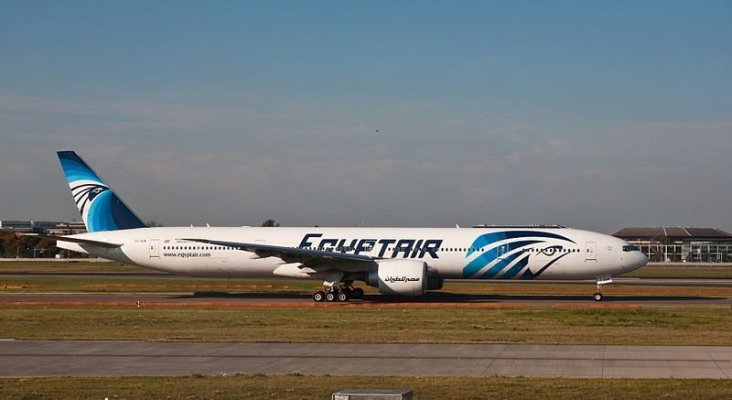 800px EgyptAir Boeing 777 300ER SU GDM London Heathrow Airport