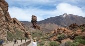Canarias exige un calendario de desconfinamiento propio | Foto: Turistas en el Parque Nacional del Teide, Tenerife