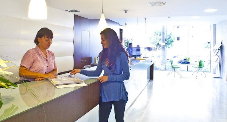 Recepciónde uno de lo hoteles de la cadena JS Hotels Recepciónde uno de lo hoteles de la cadena JS Hotels