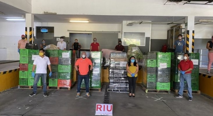 Entrega de alimentos en Hotel Riu Los Cabos