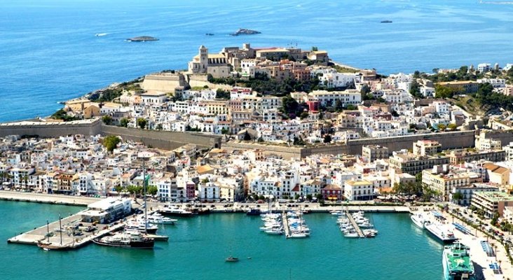 Los hoteleros de Ibiza estudian lanzar una agencia de viajes 'online'