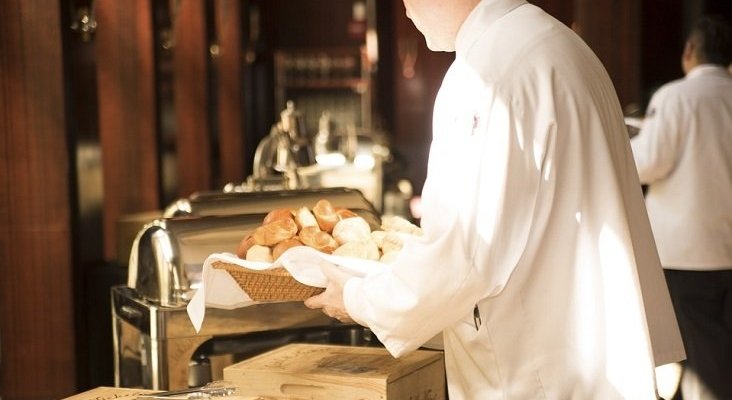 waiter 492872 960 720 waiter 492872 960 720