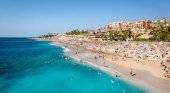 Hoteleros de Tenerife esperan garantizar el 40% de reservas en julio |Foto: Playa del Duque - Tenerife