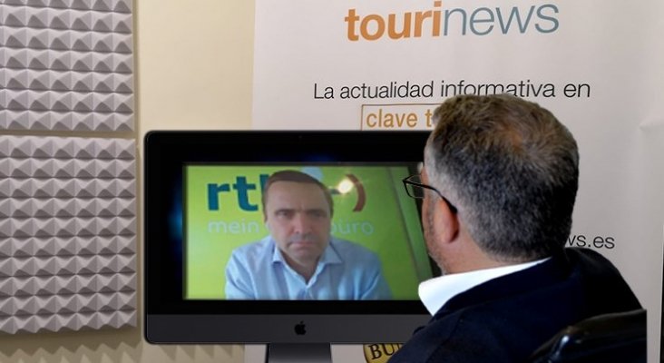 "No queremos arriesgar a que las personas pierdan la ilusión por reservar vacaciones para invierno" | Foto: Thomas Bösl, director general de rtk  y  portavoz de la cooperación Quality Travel Alliance (QTA) conversa con Ignacio Moll