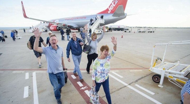 Turistas llegada aeropuerto