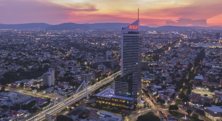 Las grandes hoteleras españolas aceleran su desescalada fuera de España | Foto: Hotel Riu Plaza Guadalajara - México