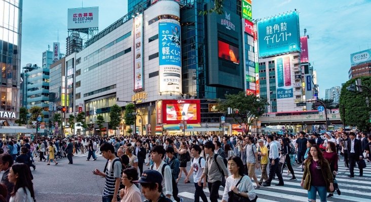 Japón se plantea pagar por los turistas