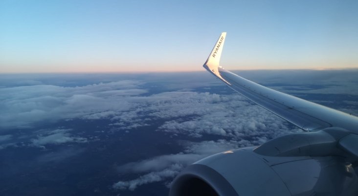 Vistas desde un avión de la compañía Ryanair | Foto: Tourinews©