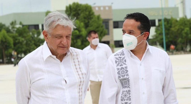 Izqda a Dcha. Andrés Manuel López Obrador y Carlos Joaquín González