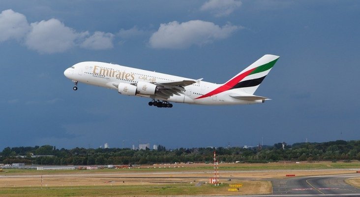 Emirates se plantea la mayor destrucción de empleo hecha por una aerolínea