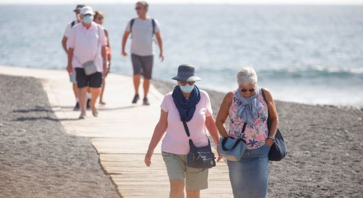 Canarias estudia pagar los test de COVID-19 a los turistas